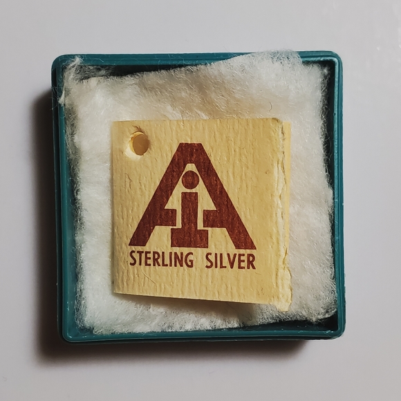 Small Vintage Sterling Silver Sailboat Pendant Charm - Picture 3 of 6